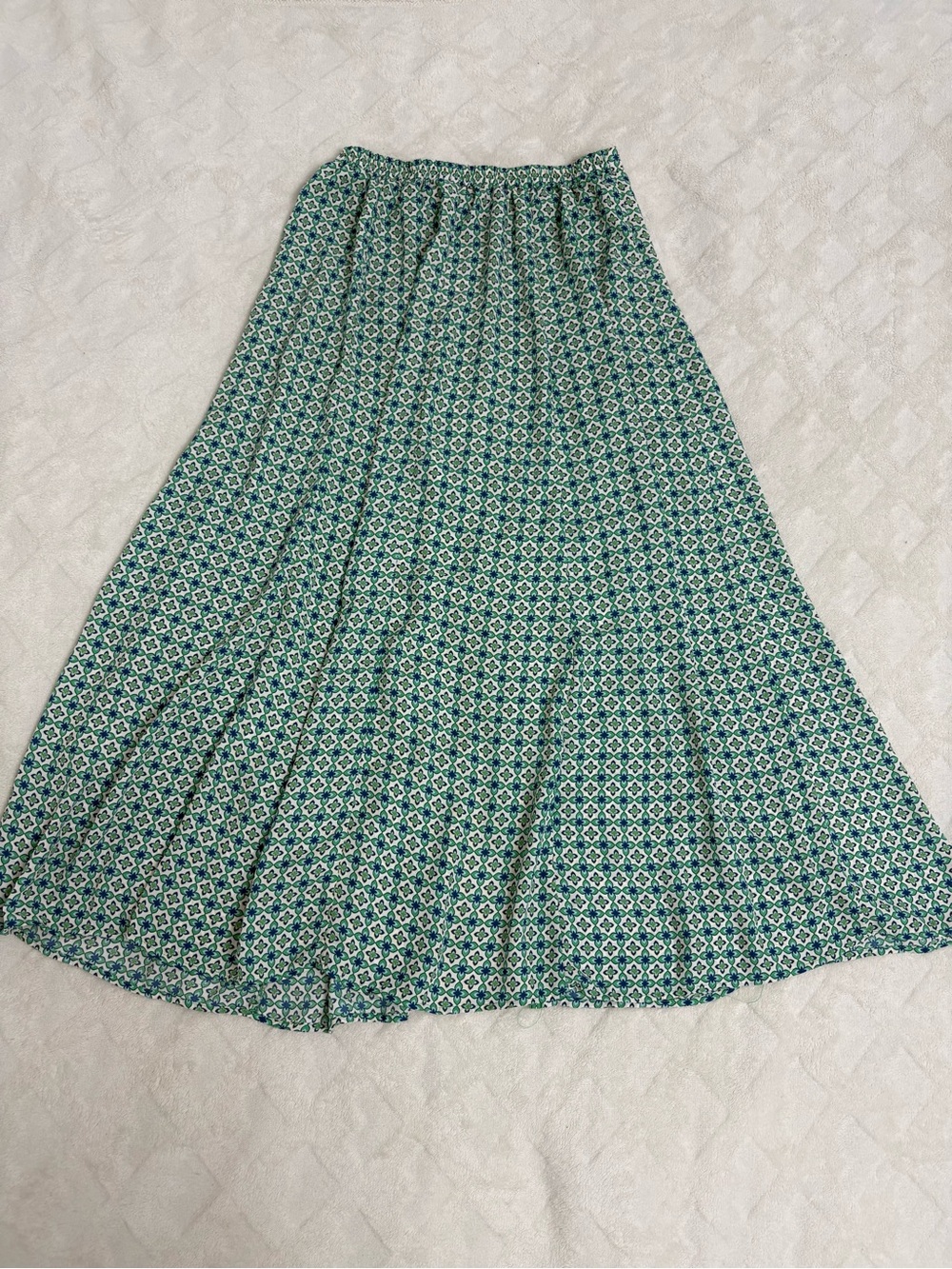 Green Patterned Midi Skirt with Buttons - Picture 2 of 5